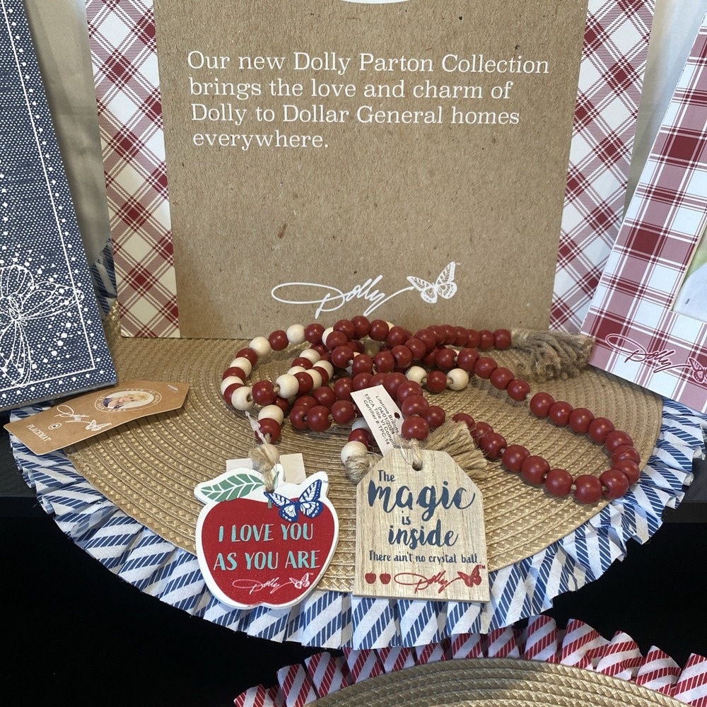 DOLLY PARTON Wooden Bead Garland with Jute Tassel Rhinestone NEW RARE‎ Set Of 2